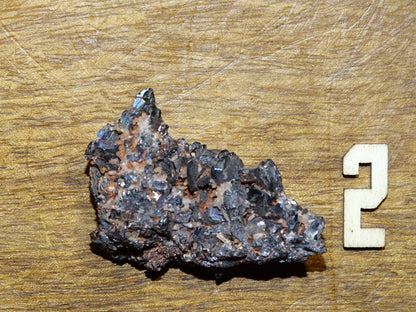 Grenat Mélanite - Spécimens bruts et naturels de 50mm x 30 x 20 environ - 20 et 25 grammes !