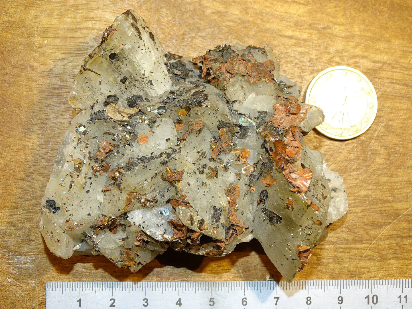 Calcite avec inclusions* de 87x90x35mm - 229,6 grammes. Magnifique pièce de minéralogie !