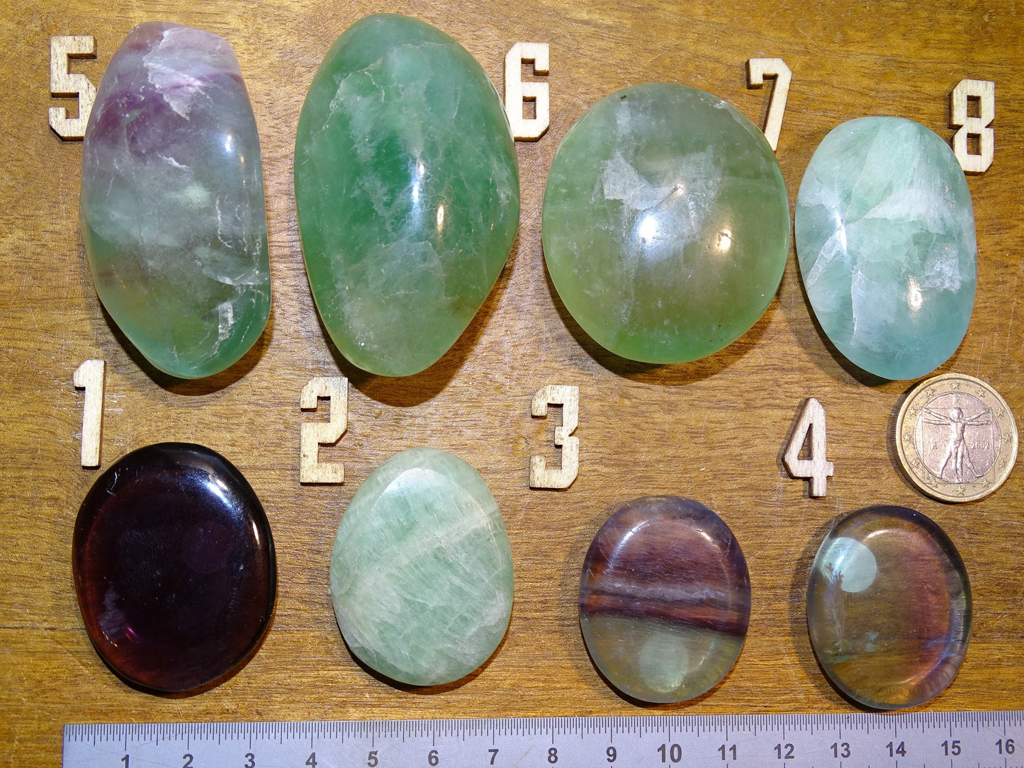 Fluorite verte et multicolore - Galets divers au choix de 40mm x 30 x 20 environ - 30 grammes. Très belle qualité !