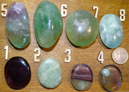Fluorite verte et multicolore - Galets divers au choix de 40mm x 30 x 20 environ - 30 grammes. Très belle qualité !