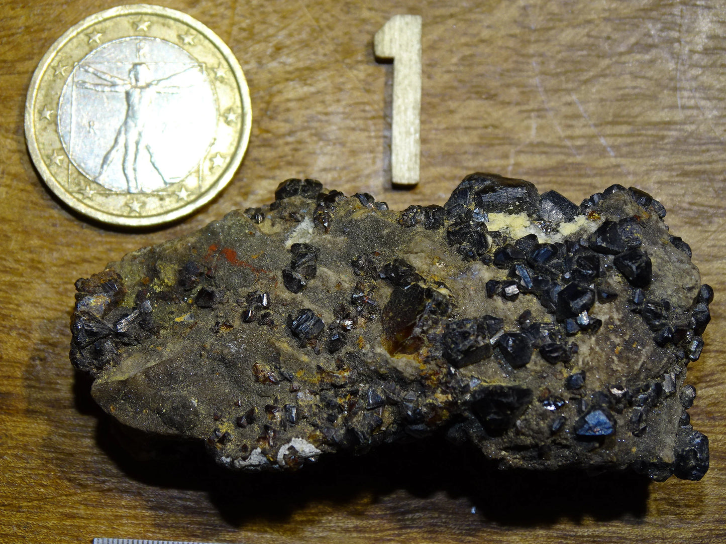 Grenat Mélanite - Spécimens bruts et naturels de 50mm x 30 x 20 environ - 20 et 25 grammes !