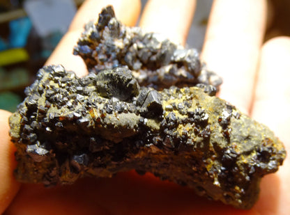 Grenat Mélanite - Spécimens bruts et naturels de 50mm x 30 x 20 environ - 20 et 25 grammes !