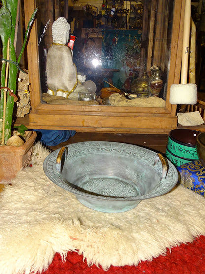 Taoist bronze bowl (rare), size 39 centimeters - 2250 grams, dates back to the Han Dynasty, more than 2000 years ago!