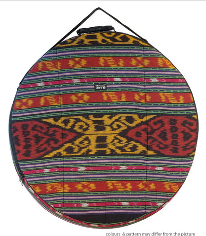 A selection of drum heads and special covers, available in blue, red, or nylon fabrics, from 30 to 100 centimeters. Also suitable for gongs! Contact us for custom covers!