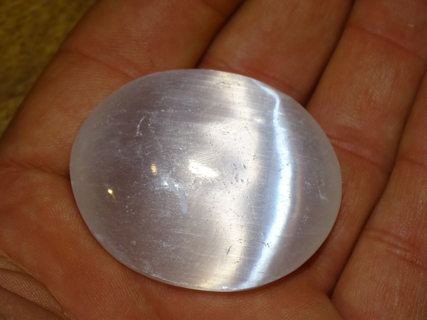 Sélénite - Galets au choix de 40 x 30 x 15mm ou de 70 x 50 x 20 !