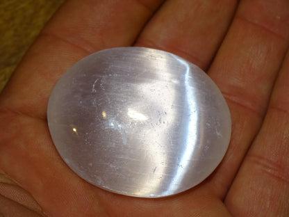 Sélénite - Galets au choix de 40 x 30 x 15mm ou de 70 x 50 x 20 !