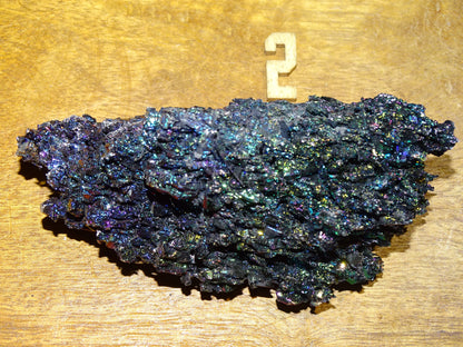 Silicium – Spécimens bruts et naturels. Chaque pièce dévoile ses reflets métalliques uniques, disponibles en plusieurs tailles.