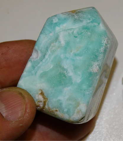 Calcite Aragonite Bleue, pointe/ laser de 50 x 30 x 30mm - 25 grammes. Superbe petite pièce !