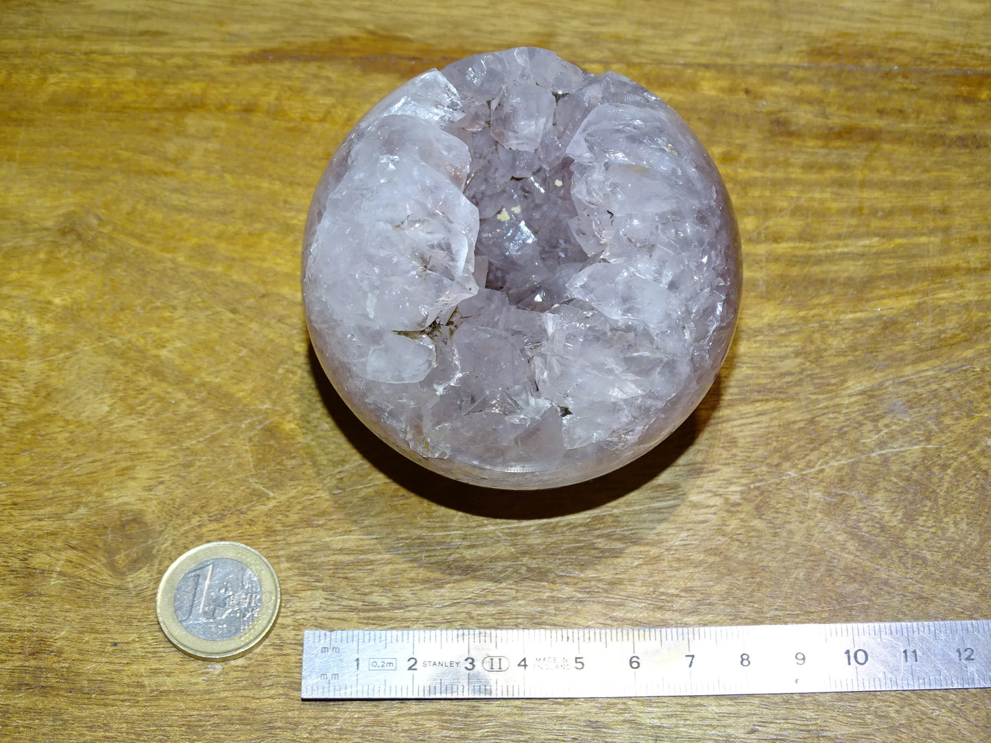 Sphère ouverte en améthyste (Brésil), de 530 grammes - 60 millimètres de diamètre !