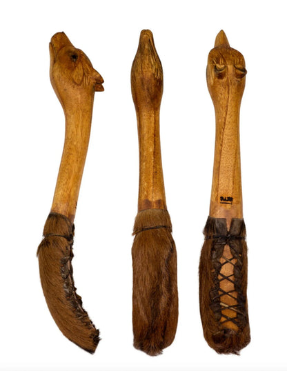 A selection of mallets for shamanic drums, models with sculptures and heads covered in leather! Produces a dry and short sound!