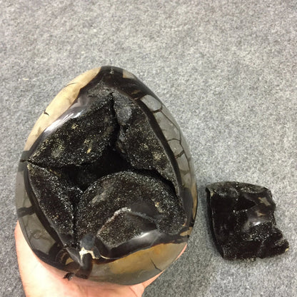 Septaria, oeuf de taille XL en 2 parties, 2,3 kilogrammes, 18x 12 x 12 centimètres. Superbe qualité, incroyables effets positifs pour vos collections, expositions...
