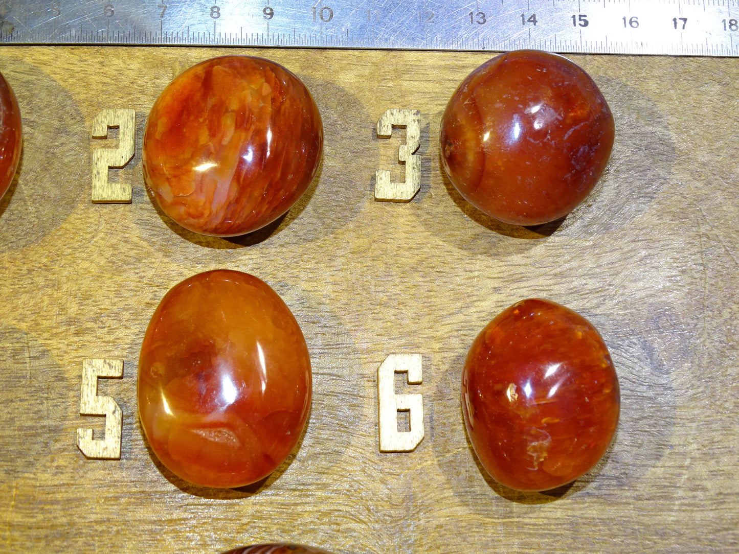 Cornaline, pierres roulées (polie), modèles au choix de 30 x 30 x 20 millimètres - de 15 à 20 grammes !