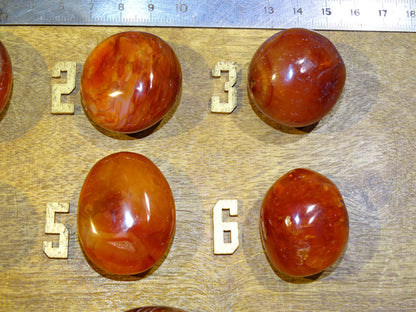 Cornaline, pierres roulées (polie), modèles au choix de 30 x 30 x 20 millimètres - de 15 à 20 grammes !