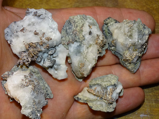 Argent natif sur quartz, 5 pièces au choix de 50mm x 30 x 20 environ, de 20 à 32 grammes. Très belles pièces de minéralogie !