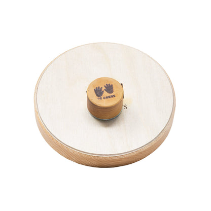 14-note Kalimba from Hands on Drum tuned*, with or without integrated magnet (for attachment to a cajon or drum). •Ø 14 centimeters, hardwood base 2 cm high. Dimensions: 14.00 × 14.00 × 5.00 cm