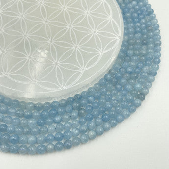 EXTRA quality aquamarine, 6 or 8 mm round beads. Sold in 38/39 cm strands, 17 to 21 cm bracelets, 45 cm necklaces or 60 cm sautoirs. AA to AAA quality, superb beads, beautiful purity, perfect!