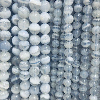 Agate 'Chalcedony'/'Blue Lace Agate', round beads of 6 and 8 mm, sold in 38/39 cm bead strand, in 17 to 21 cm bracelet, in 45 cm necklace or 60 cm sautoir. AA to AAA quality, superb blue beads!